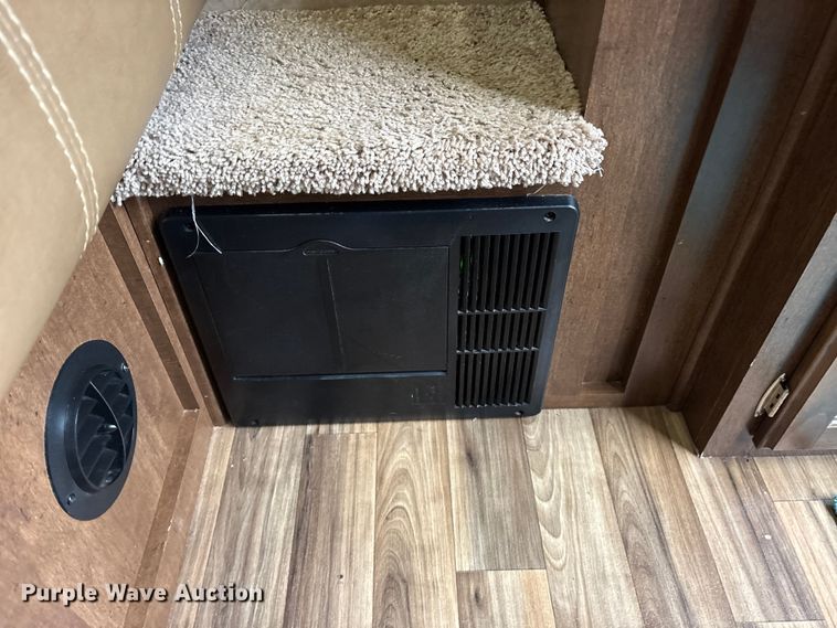 image for item ET7356 2020 Sundowner Horizon 6910 RS horse trailer