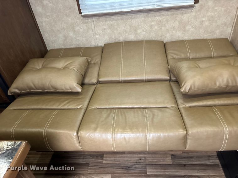 image for item ET7356 2020 Sundowner Horizon 6910 RS horse trailer