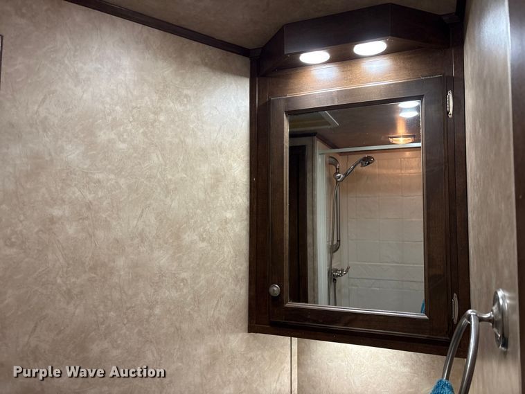 image for item ET7356 2020 Sundowner Horizon 6910 RS horse trailer