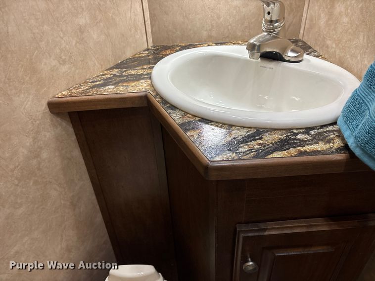 image for item ET7356 2020 Sundowner Horizon 6910 RS horse trailer