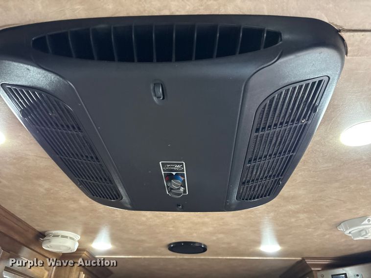 image for item ET7356 2020 Sundowner Horizon 6910 RS horse trailer