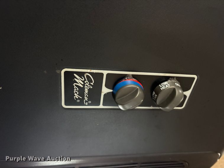 image for item ET7356 2020 Sundowner Horizon 6910 RS horse trailer