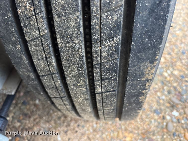 image for item ET7356 2020 Sundowner Horizon 6910 RS horse trailer