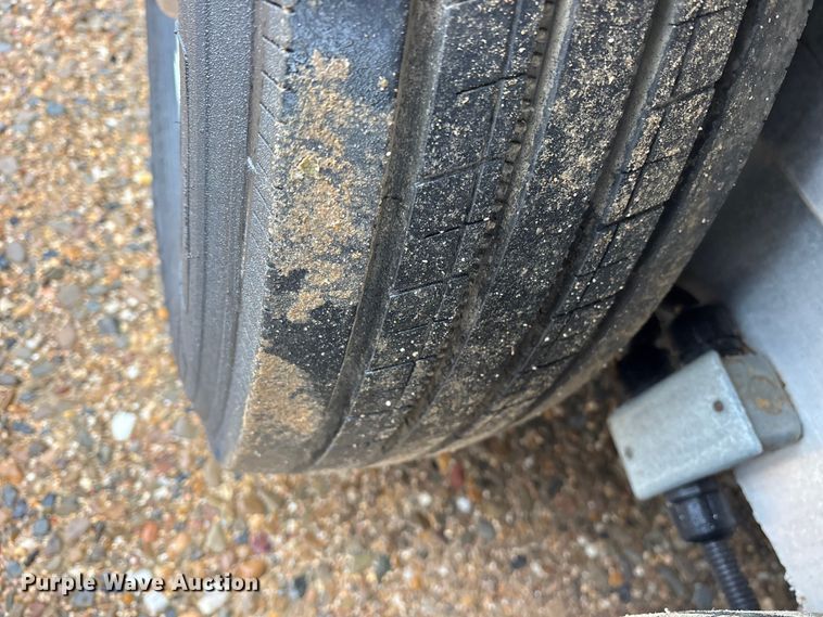 image for item ET7356 2020 Sundowner Horizon 6910 RS horse trailer