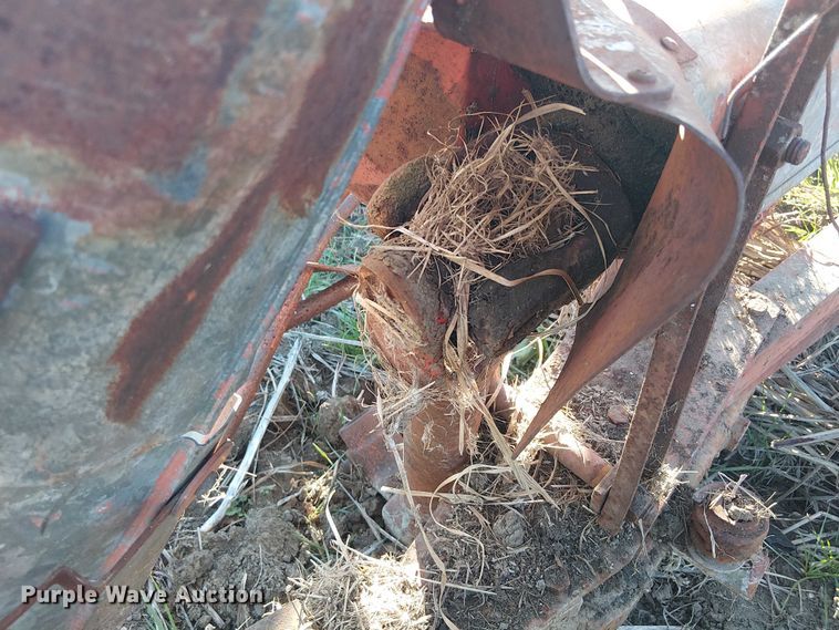 image for item EU0185 (2) Allis-Chalmers all crop harvesters