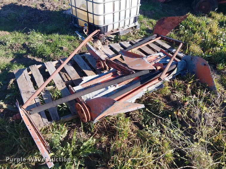 image for item EU0185 (2) Allis-Chalmers all crop harvesters