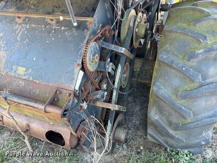 image for item EU0186 Gleaner F2 combine