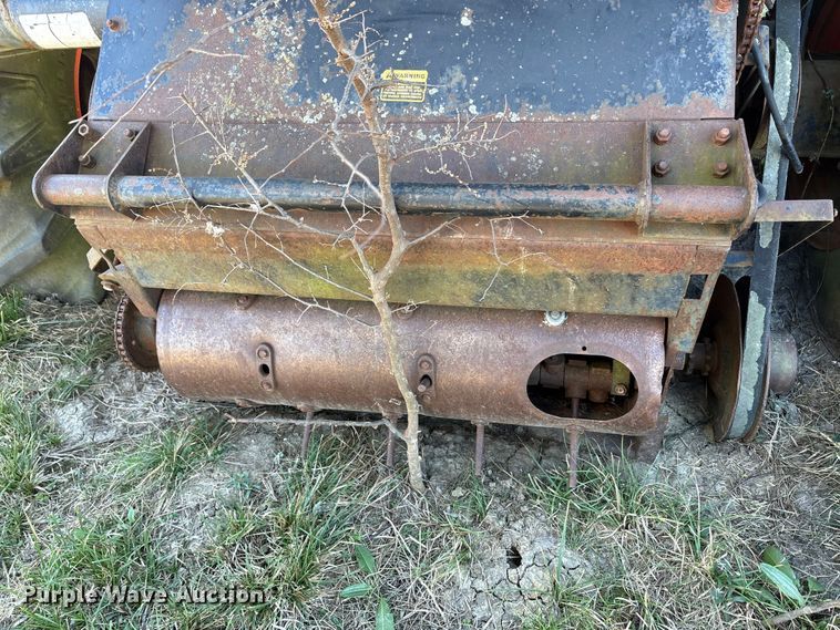 image for item EU0186 Gleaner F2 combine