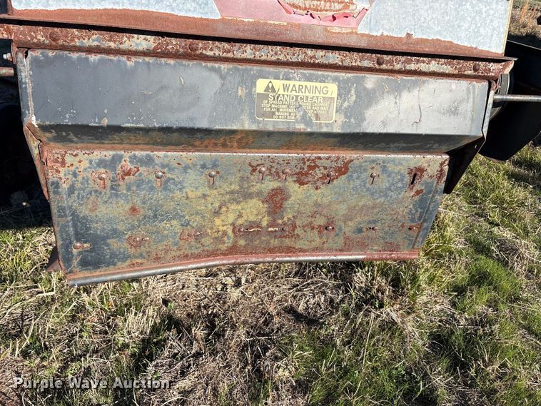 image for item EU0186 Gleaner F2 combine