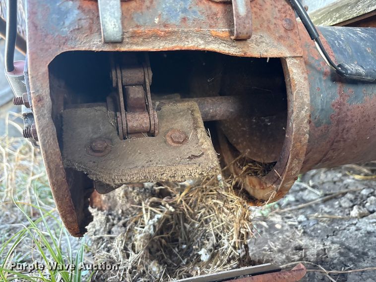 image for item EU0186 Gleaner F2 combine
