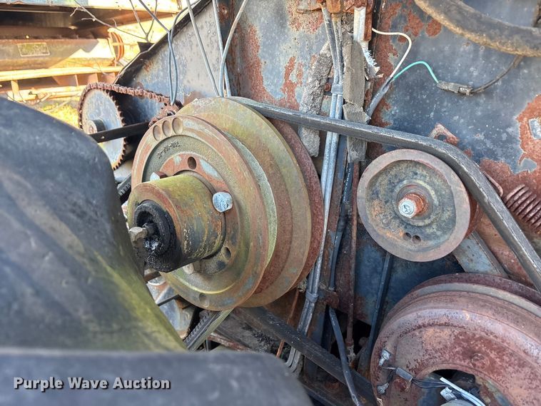 image for item EU0186 Gleaner F2 combine