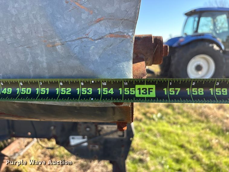 image for item EU0186 Gleaner F2 combine