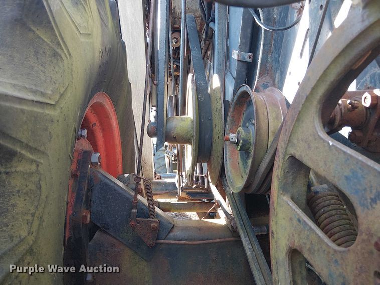 image for item EU0187 Allis-Chalmers M2 Gleaner combine