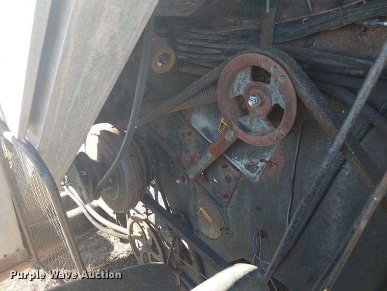 image for item EU0187 Allis-Chalmers M2 Gleaner combine