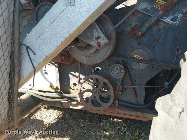 image for item EU0187 Allis-Chalmers M2 Gleaner combine