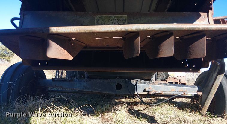 image for item EU0187 Allis-Chalmers M2 Gleaner combine