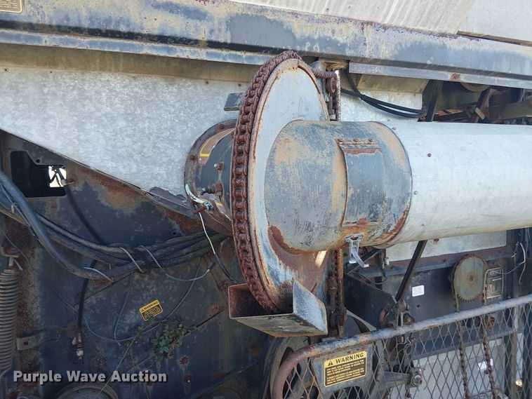 image for item EU0187 Allis-Chalmers M2 Gleaner combine
