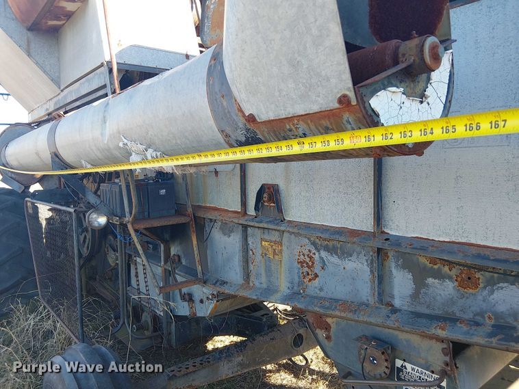 image for item EU0187 Allis-Chalmers M2 Gleaner combine