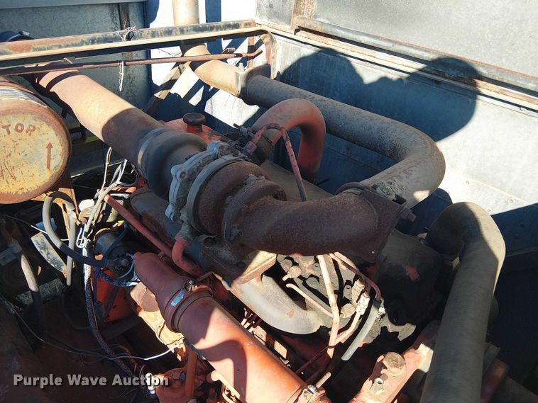 image for item EU0187 Allis-Chalmers M2 Gleaner combine