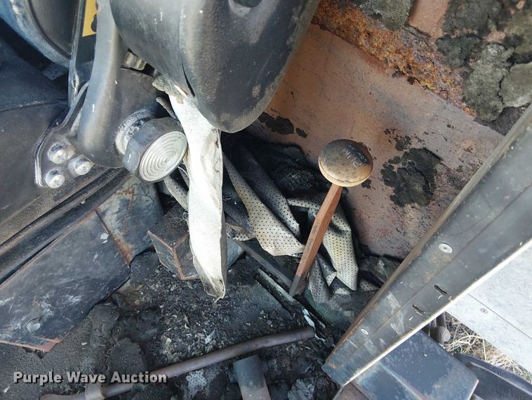 image for item EU0187 Allis-Chalmers M2 Gleaner combine