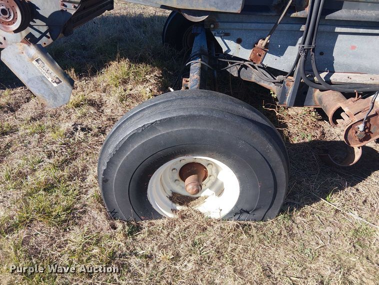 image for item EU0187 Allis-Chalmers M2 Gleaner combine