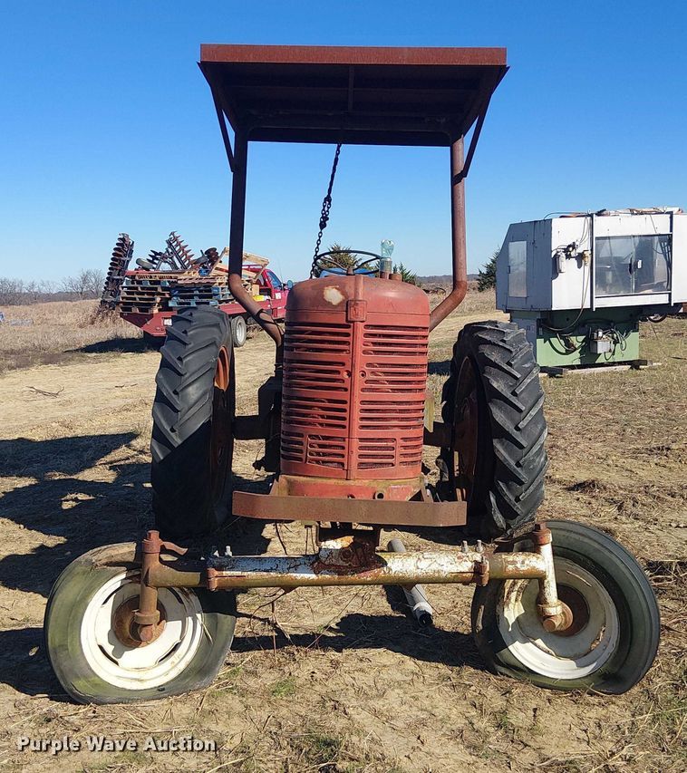 image for item EU0198 International SM tractor