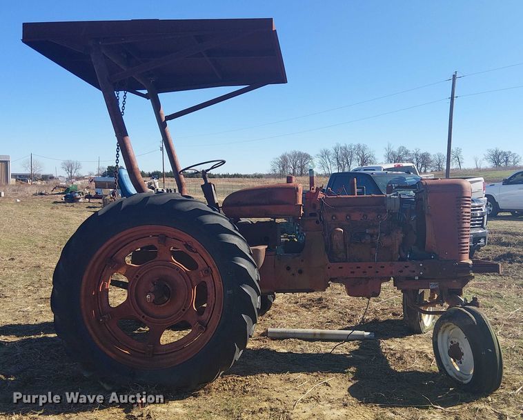 image for item EU0198 International SM tractor