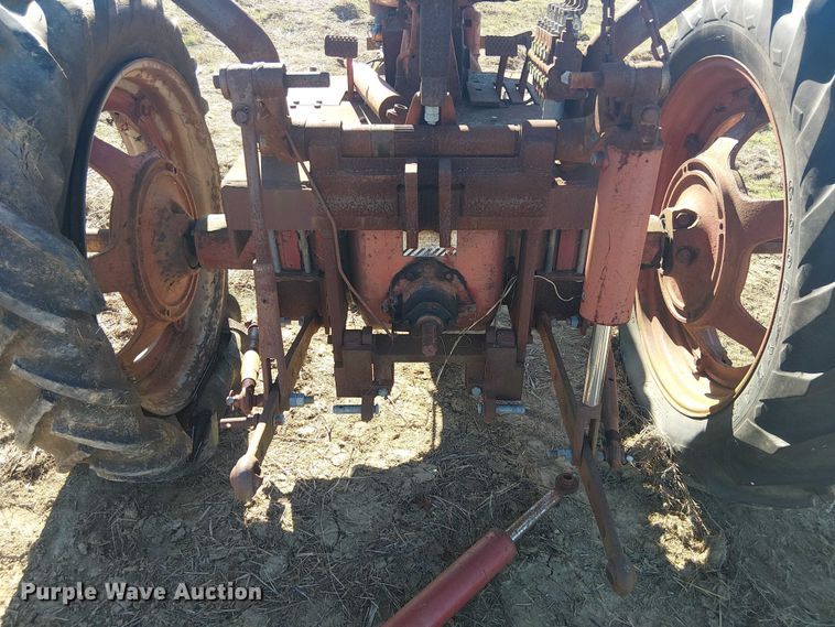 image for item EU0198 International SM tractor