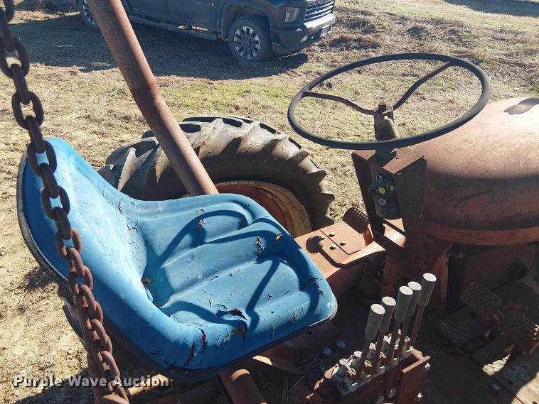 image for item EU0198 International SM tractor