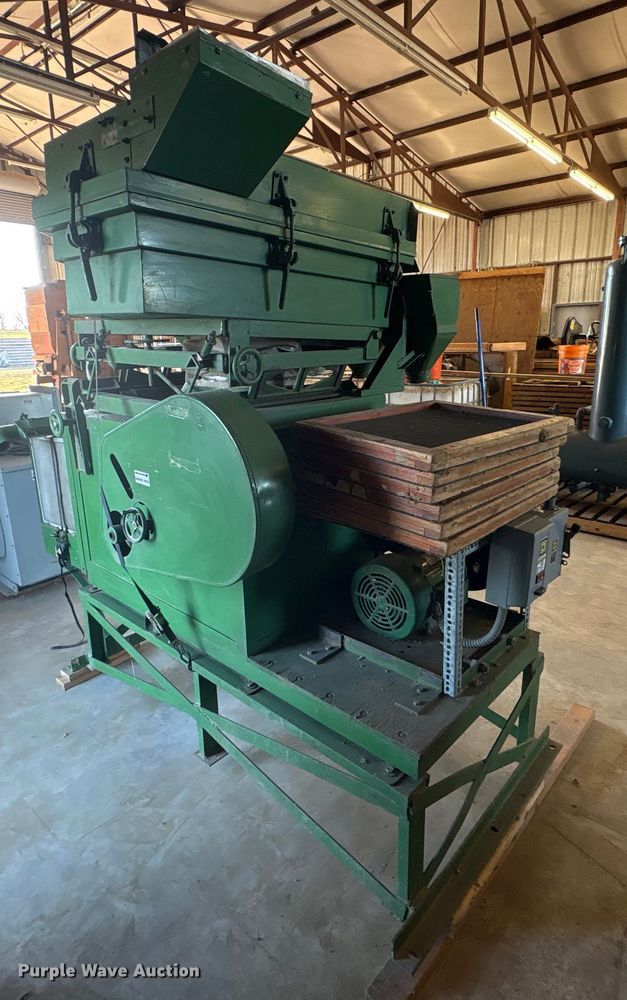 image for item EU0200 Sutton Steele Ax-250 seed separator