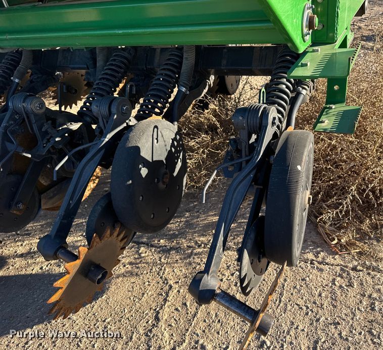 image for item EU6486 2011 John Deere 1590 grain drill