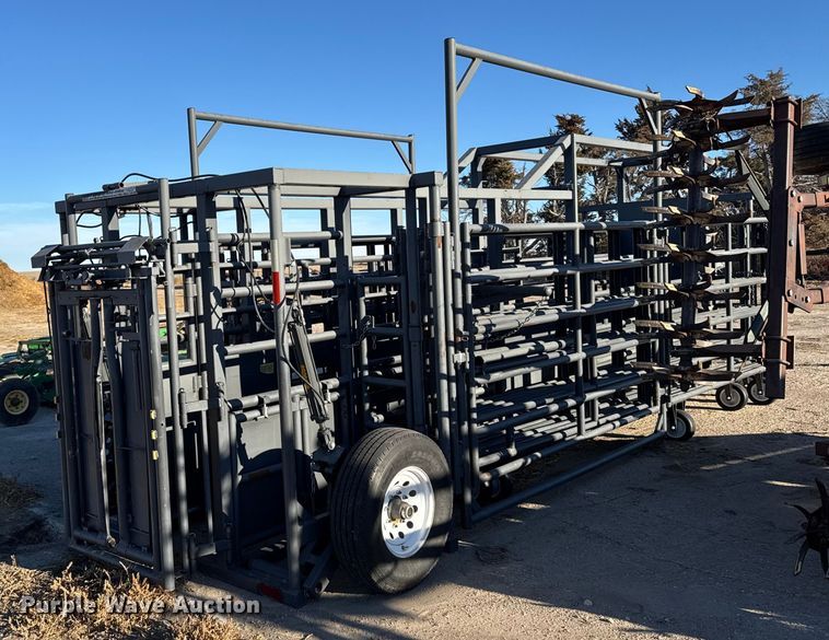 image for item EU6488 Rawhide portable corral