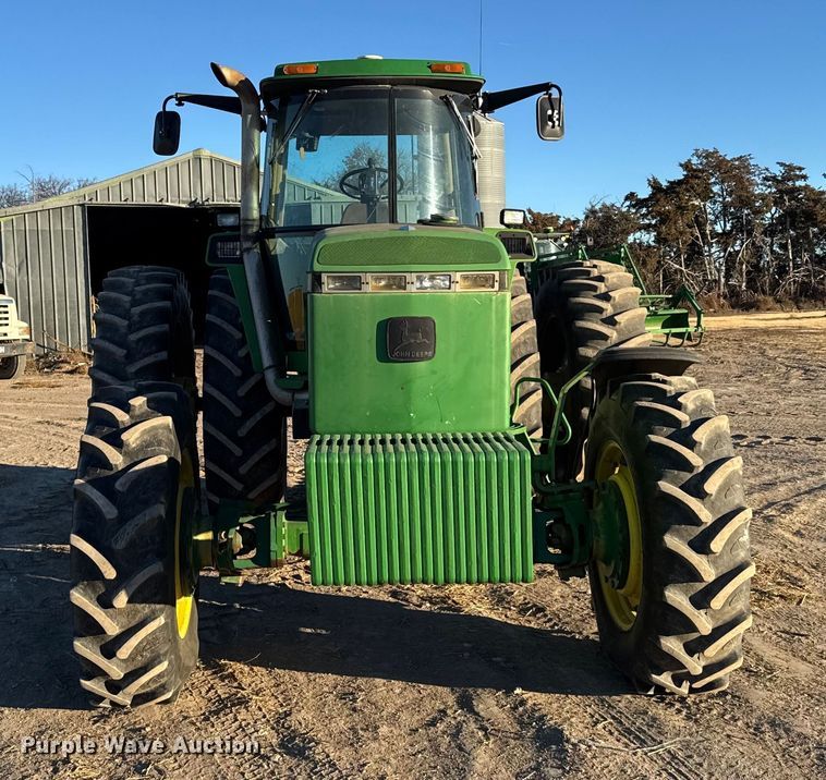 image for item EU6489 1992 John Deere 4960 MFWD tractor