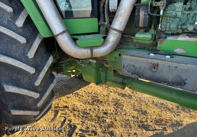 image for item EU6489 1992 John Deere 4960 MFWD tractor