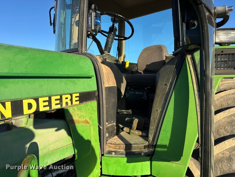 image for item EU6489 1992 John Deere 4960 MFWD tractor