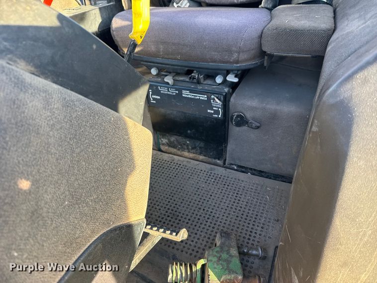 image for item EU6489 1992 John Deere 4960 MFWD tractor