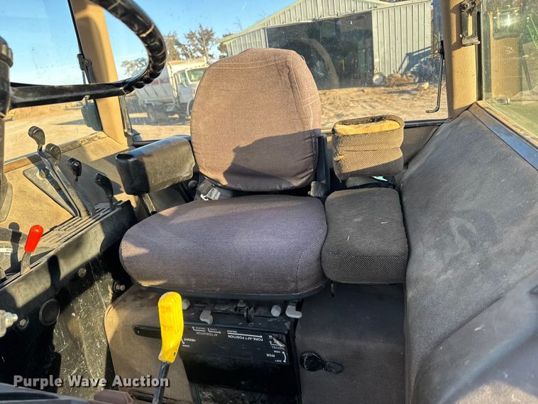 image for item EU6489 1992 John Deere 4960 MFWD tractor