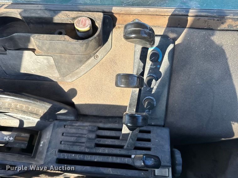 image for item EU6489 1992 John Deere 4960 MFWD tractor