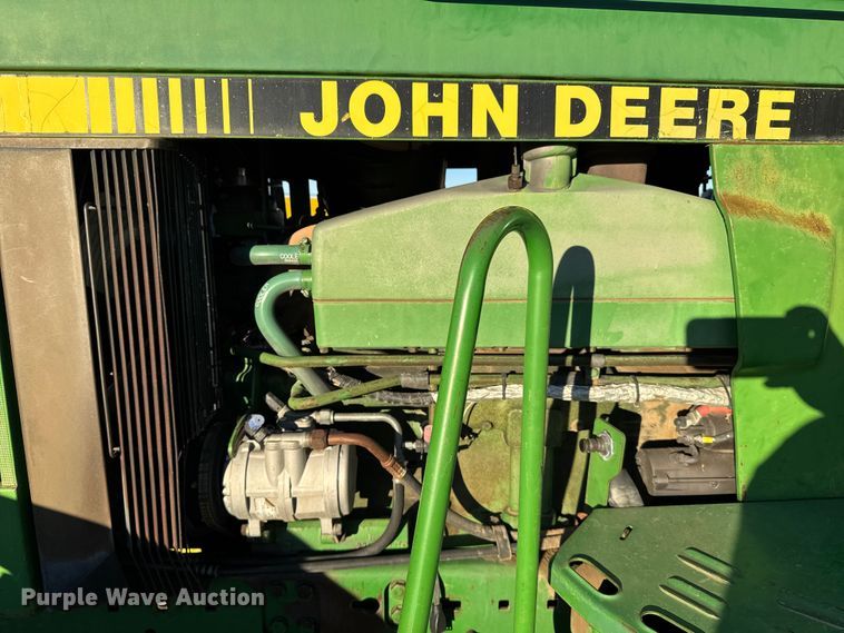image for item EU6489 1992 John Deere 4960 MFWD tractor