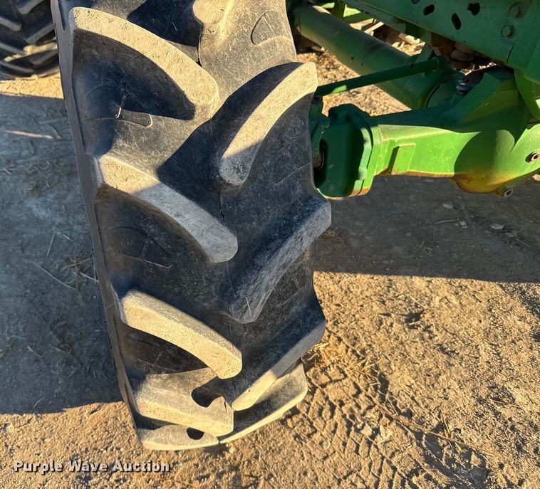 image for item EU6489 1992 John Deere 4960 MFWD tractor