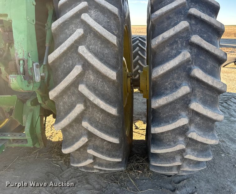 image for item EU6489 1992 John Deere 4960 MFWD tractor