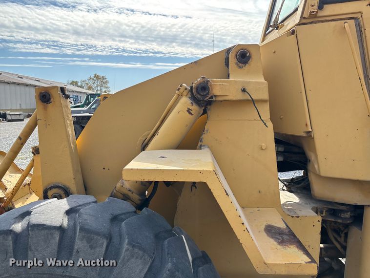 image for item EV3249 1973 Caterpillar 930 wheel loader