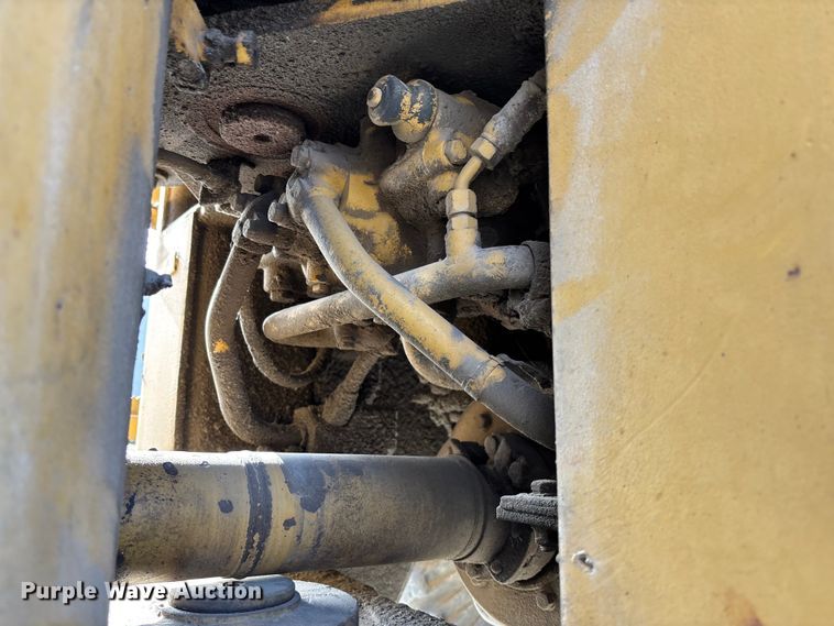 image for item EV3249 1973 Caterpillar 930 wheel loader