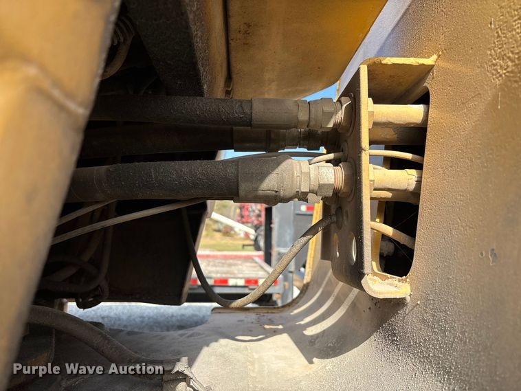 image for item EV3249 1973 Caterpillar 930 wheel loader