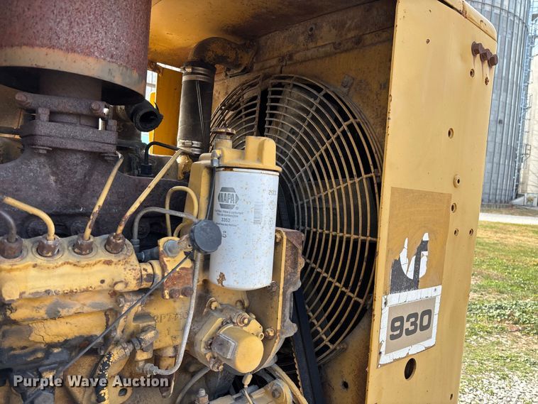 image for item EV3249 1973 Caterpillar 930 wheel loader