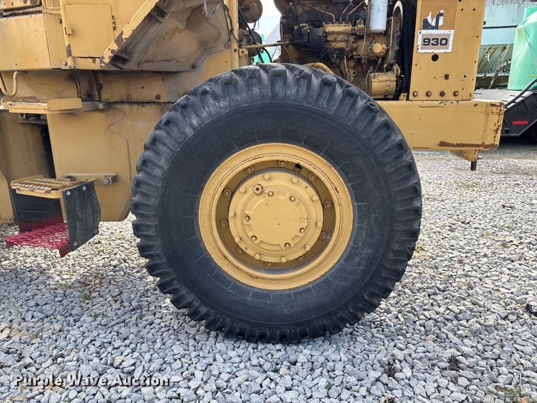 image for item EV3249 1973 Caterpillar 930 wheel loader