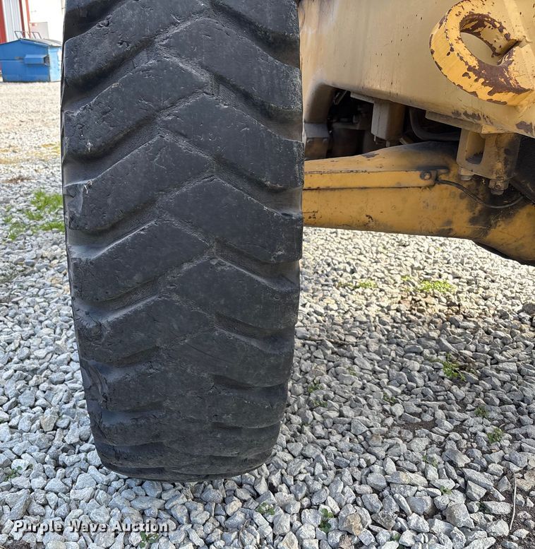 image for item EV3249 1973 Caterpillar 930 wheel loader