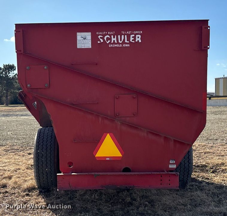 image for item FG1655 Schuler SRM 354 feed wagon