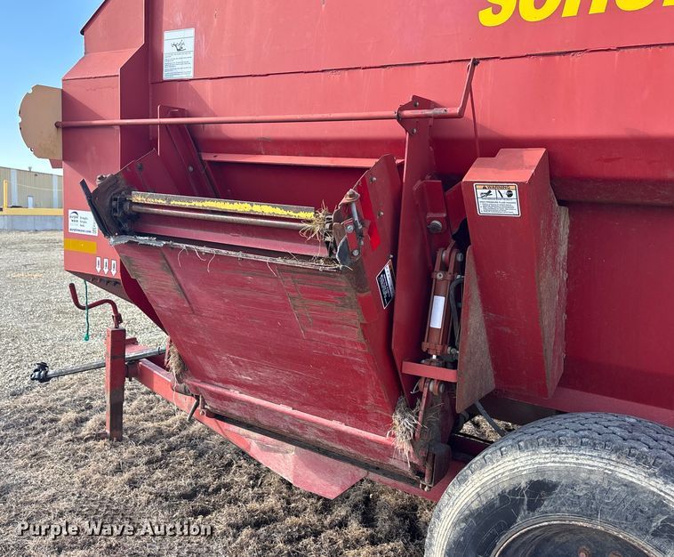 image for item FG1655 Schuler SRM 354 feed wagon