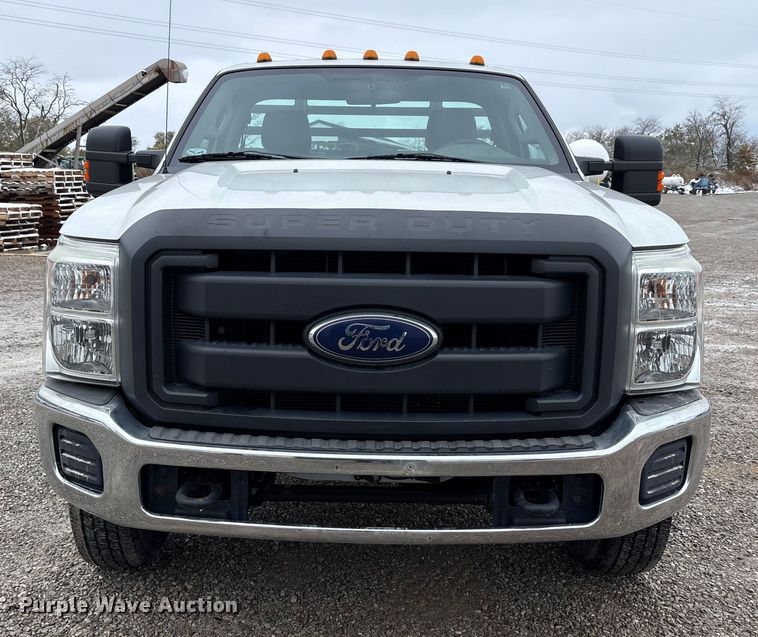 image for item FK1023 2015 Ford F350 Super Duty flatbed pickup truck